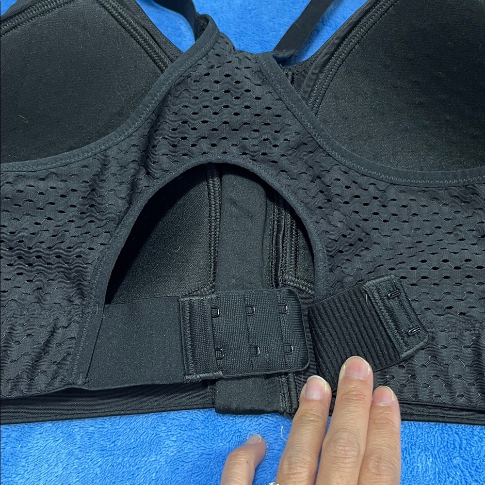DSG Sports Bra - Picture 4 of 5